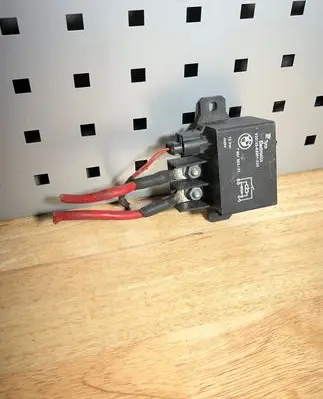 BMW X5 E70 Coolant fan relay 7661503 766150301