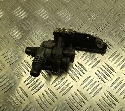 BMW X4 G02 Webasto circulation pump for autonomous heater 8679885
