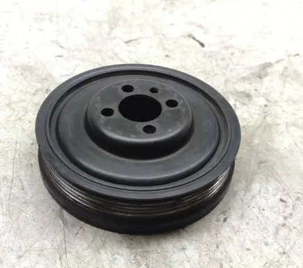 Volkswagen Polo V 6R Crankshaft pulley 038105243M