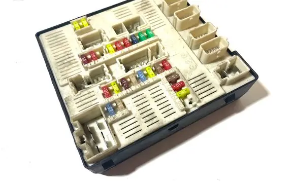 Renault Megane III Fuse module 284B60008R