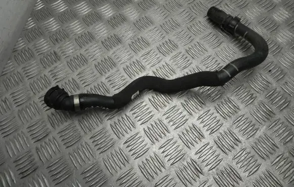 BMW 2 F46 Engine coolant pipe/hose 6832801