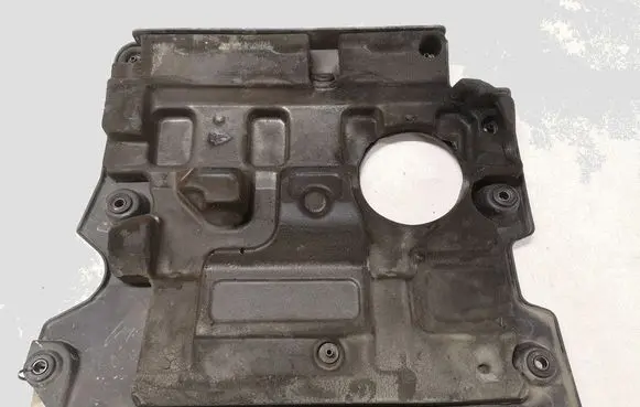 Toyota Avensis Verso Engine cover (trim)