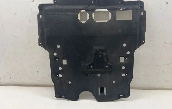 Opel Mokka B Engine splash shield/under tray 9824226480