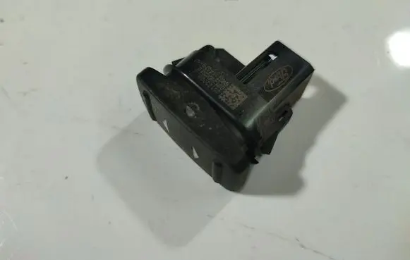 Ford Mondeo MK IV Electric window control switch 05122009