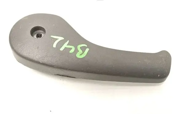 Volvo V40 Engine bonnet (hood) release handle 31826629