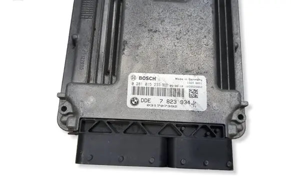 BMW 1 E81 E87 Engine control unit/module 0281015233 7823934 031707392