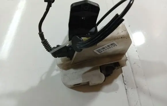 Skoda Superb B5 (3U) Front door lock 