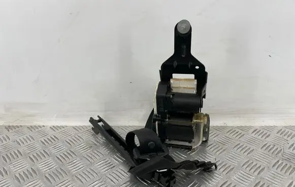 Mercedes-Benz C W204 Front seatbelt 619060900 01DR0000