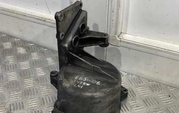 BMW 7 E65 E66 Generator/alternator bracket 7508607