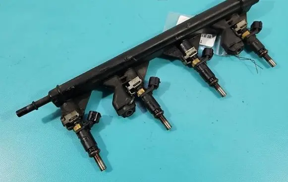 Peugeot 207 Fuel injector 757564580 IMPRK1537316