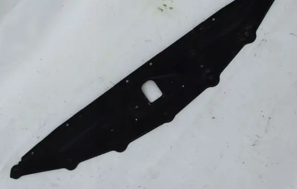 BMW 6 E63 E64 Radiator support slam panel bracket 7046420