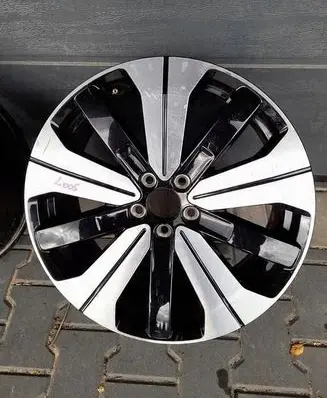 Volvo XC40 R19 alloy rim 