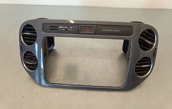 Volkswagen Tiguan Dash center air vent grill 5N0819062B