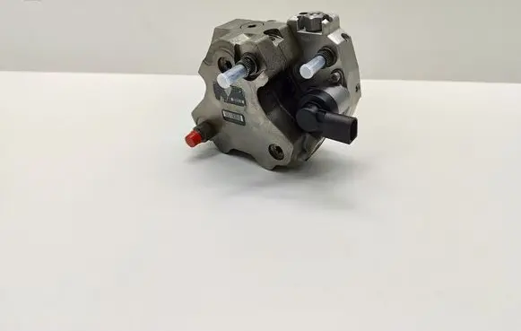 BMW 5 E60 E61 Fuel injection high pressure pump 7788678 0445010073 R90