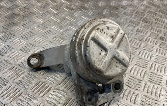 Ford S-MAX Engine mount bracket