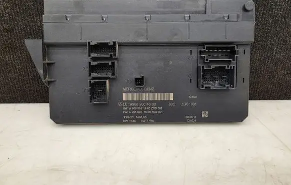 Mercedes-Benz Sprinter W906 SAM control unit A9069004600 A9069011400 A9069027500