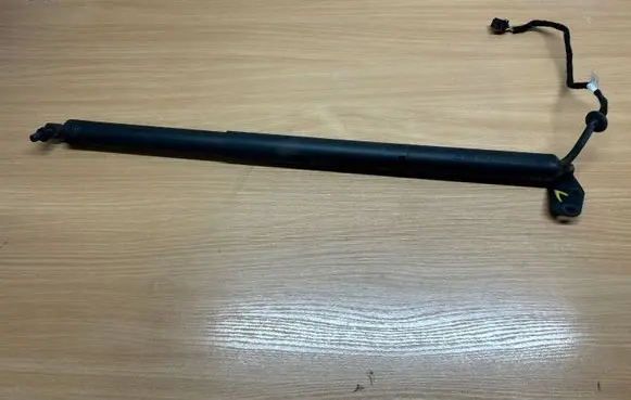 Porsche Cayenne (92A) Tailgate strut 7P5827851L