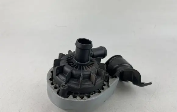 Volkswagen ID.4 Electric auxiliary coolant/water pump 1EA965567A 1EA121066C