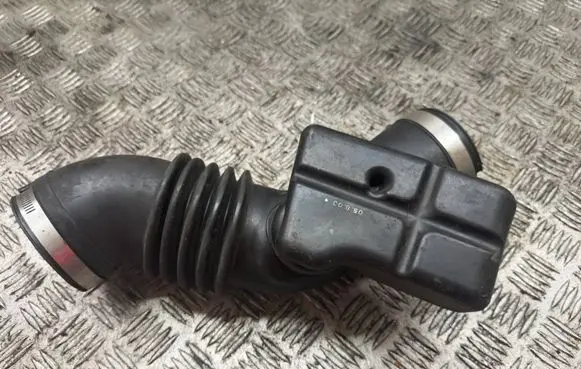 Subaru Legacy Air intake hose/pipe
