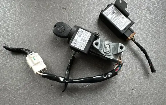 Nissan King Cab, Navara Ignition lock D8700VJ425 28590C9902 285963Y50