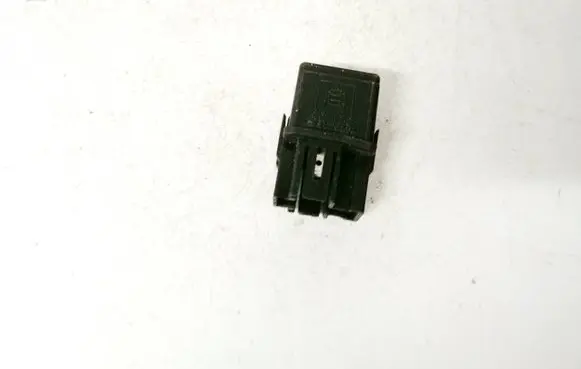 Volvo XC90 Other relay mb953381 v23134-b52-x240