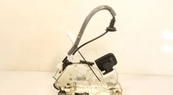 Skoda Octavia Mk3 (5E) Front door lock