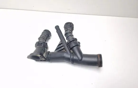Volkswagen Golf VII Thermostat housing 04L121071E