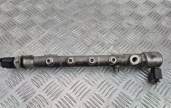 Mercedes-Benz C W204 Fuel main line pipe A6510700495 R9144Z240A 13010410120