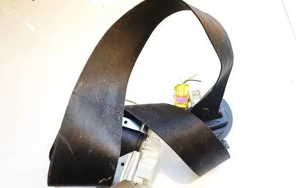 Volkswagen PASSAT B6 Front seatbelt 3C1857706F 040655