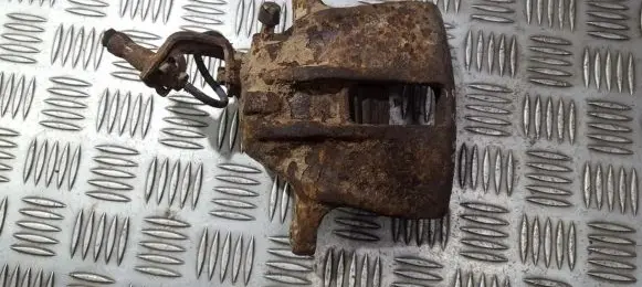Volkswagen PASSAT B3 Front brake caliper