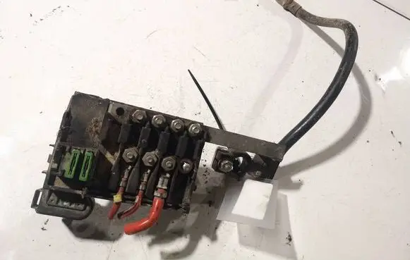Volkswagen Golf IV Positive cable (battery)