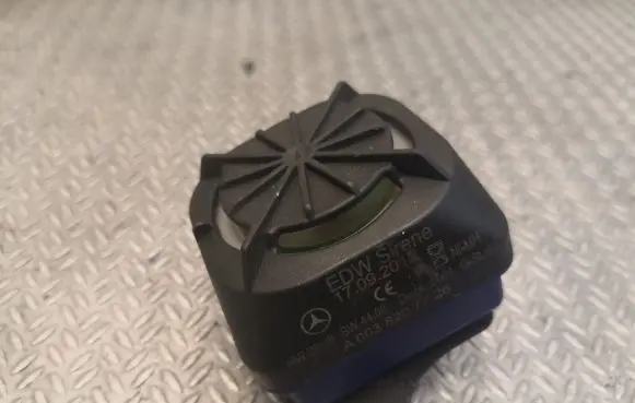 Mercedes-Benz E W212 Alarm system siren 0038207726