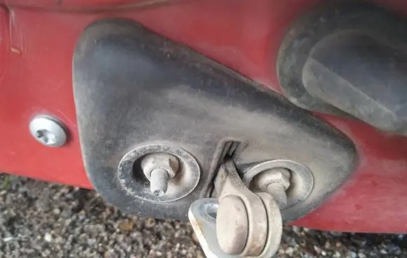 Alfa Romeo 147 Rear door check strap stopper