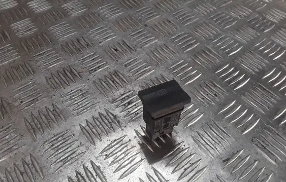 Skoda Fabia Mk1 (6Y) Windscreen/window heater switch