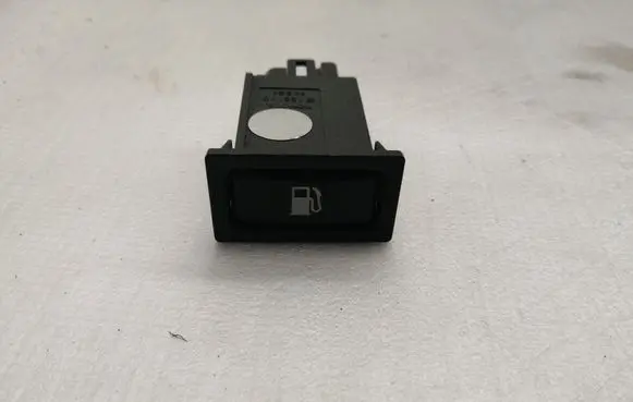 Toyota Avensis T250 Fuel tank opening switch 8484105010 5660053
