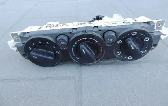 Ford Focus Climate control unit 3M5T19980AD