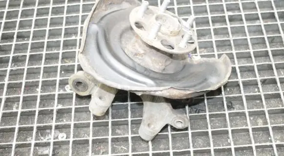 Lexus CT 200H Rear wheel hub