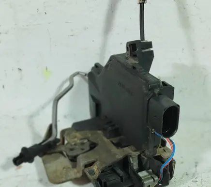 Audi A6 S6 C5 4B Front door lock