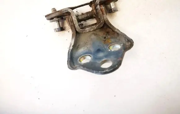 Mitsubishi Carisma Front door upper hinge