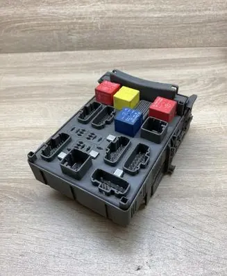 Renault Laguna II Fuse module 8200190284 8200148810 8200004201