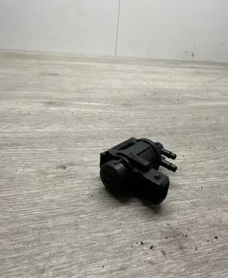 Volkswagen Golf V Vacuum valve 191906283A
