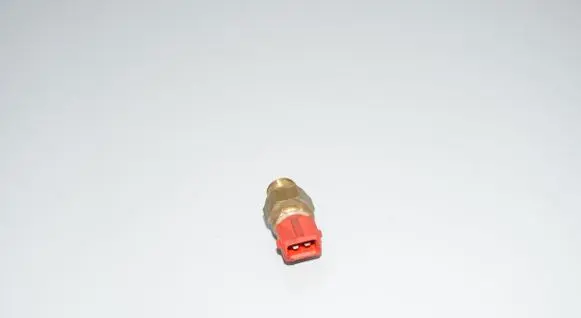 BMW 5 E39 Coolant temperature sensor 1741900 12521741900