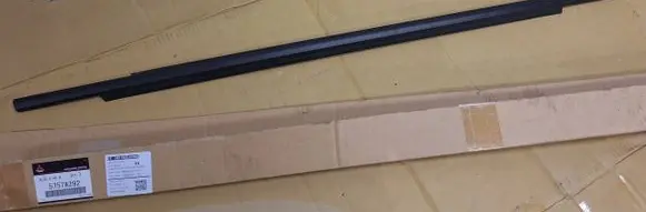Mitsubishi Outlander Door glass trim 5757A292