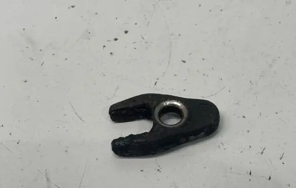 Volvo S40, V40 Fuel Injector clamp holder