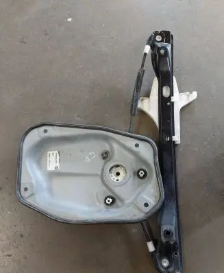 Volkswagen Jetta V Rear window lifting mechanism without motor 5N0839462 1K5839462 1K4839462A