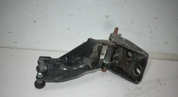 Chrysler Town u0026 Country V Sliding door upper roller guide/hinge 05020673AF
