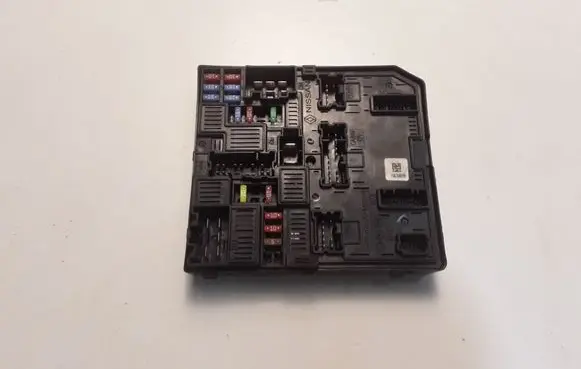 Nissan X-Trail T32 Fuse module 284B75NA0A