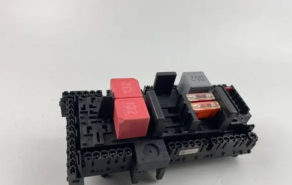 Mercedes-Benz E W213 Fuse module A2139068801