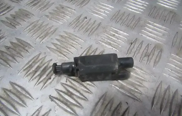 Volkswagen PASSAT B3 Brake pedal sensor switch 191945515