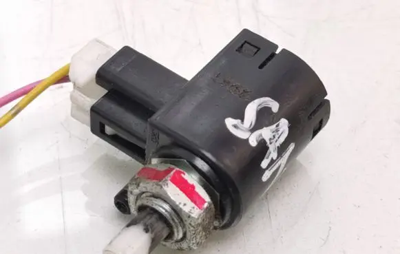 Clutch pedal sensor